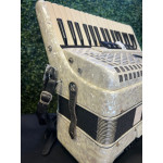 Acordeon Michael 80bx Branca Perolado Eletrica - Seminova