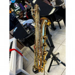 SAXOFONE BARITONO MUSICALLE MB1000 LAQUEADO