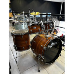 Bateria Spanking 22" Bumbo Carvalho Hanover (Sem Pratos e sem Banco) Bateria Spanking 22" Bumbo Carvalho Hanover (Sem Pratos e sem Banco)