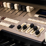 Orgao Tokai Md10 Evo com Banqueta 
