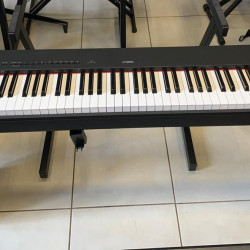 Piano Digital Yamaha P225 Preto + Suporte L200bk