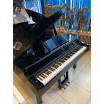 Móvel de Piano de Cauda Digital Acordes  + Piano Portátil Yamaha P225 1,60m Preto (Mostruário)