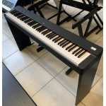 Piano Digital Yamaha P225 Preto + Suporte L200bk