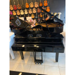 Móvel de Piano de Cauda Digital Acordes  + Piano Portátil Yamaha P225 1,60m Preto (Mostruário)