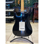 Guitarra Queen´s Strato Preta - Seminova