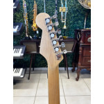 Guitarra Queen´s Strato Preta - Seminova